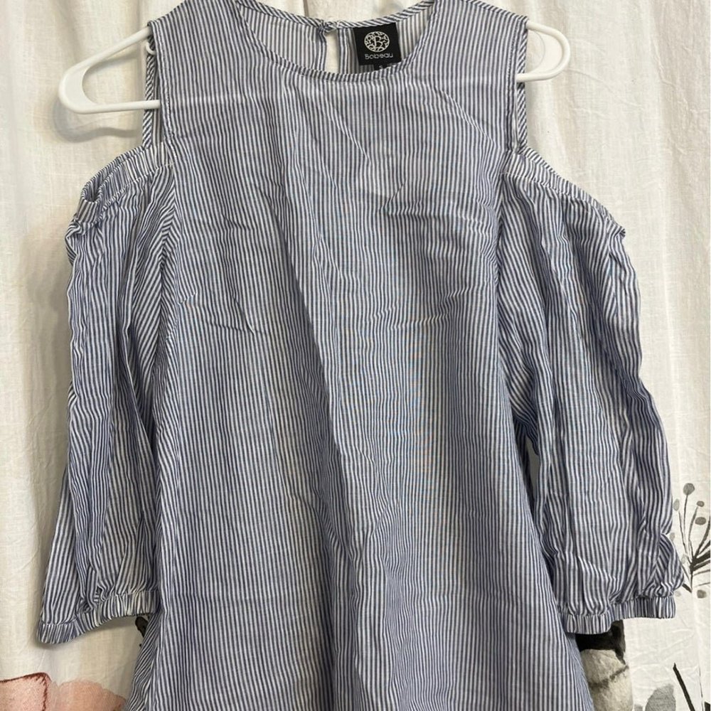 Open shoulders top size small original price $59